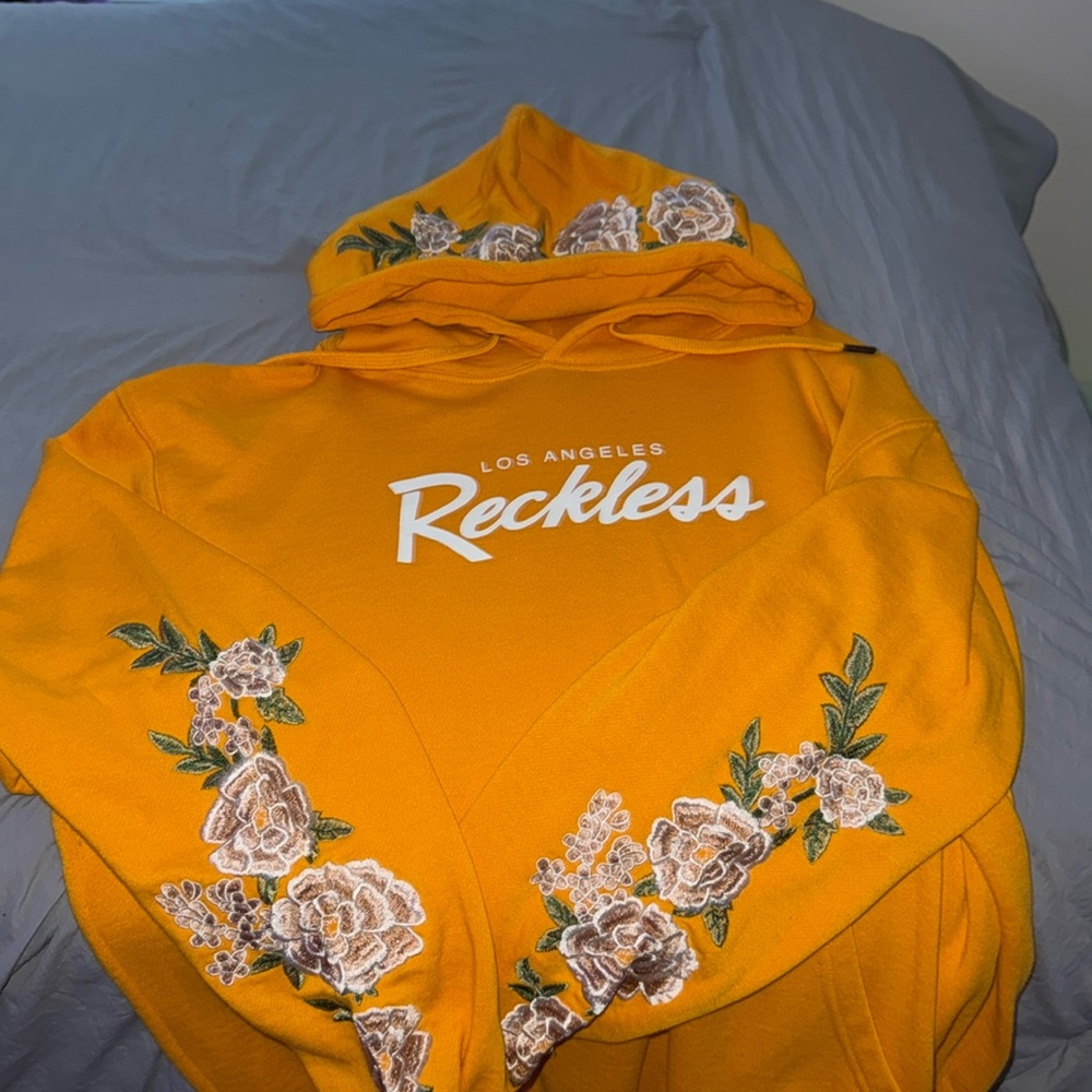 XL Young and Reckless Yellow Embroidered hoodie